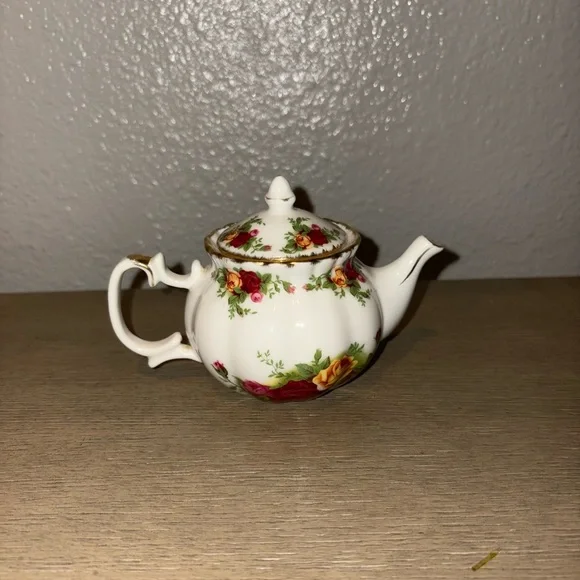Beautiful Tiny Teapot Trinket