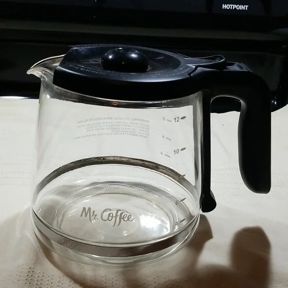 Mr. Coffee Pot with lid SETB10