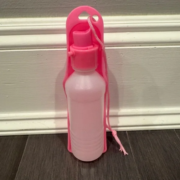 🎉HP🎊 NWOT Pink Portable Pet Dog Water Bottle with Holder