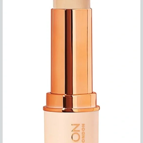 Metrey makeup revolution fast base stick foundation F3. 6.2 g