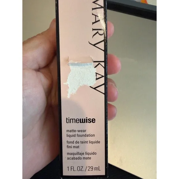 Mary Kay TimeWise Matte-Wear Liquid Foundation Ivory 3 1 fl oz New in Box