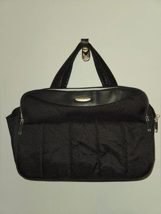 Samsonite Carry On Bag w/ Lots Of Pockets & Padded Laptop Storage