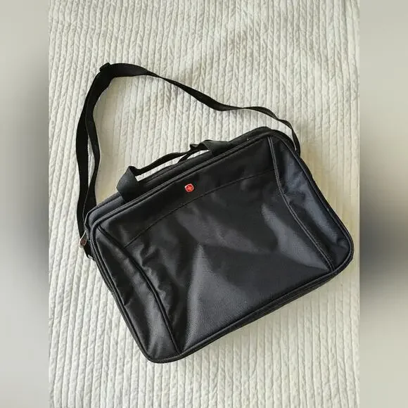 Swiss Tech Victorinox Messenger Bag EUC