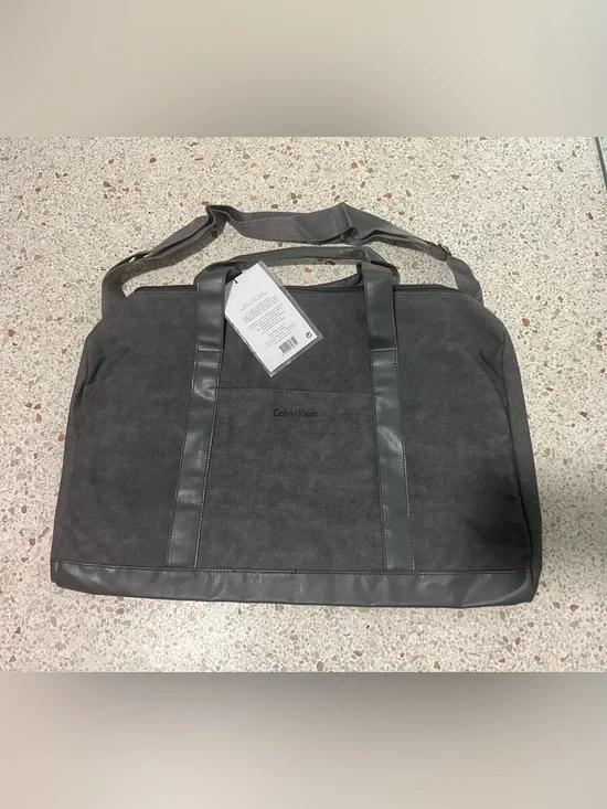 Calvin Klein Men’s Gray duffle Bag