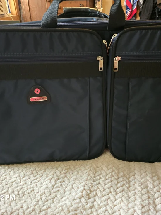 Classic, ultra-durable vntg Dark Navy Laptop Briefcase with Dual Front Pockets