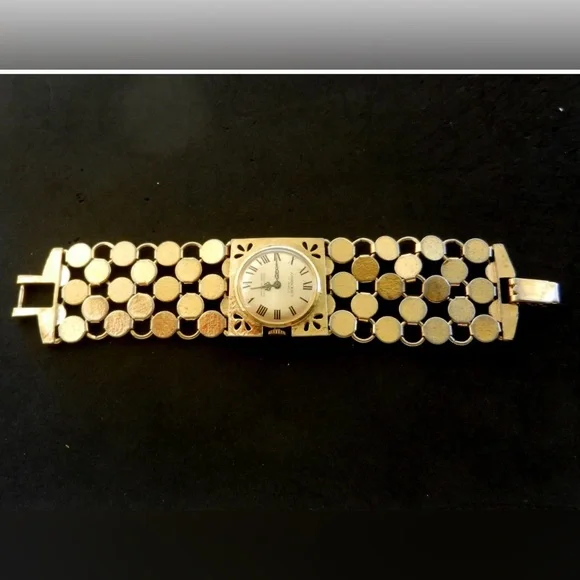 Vendome Vintage Analog Women's 17 Jewel Analog Watch