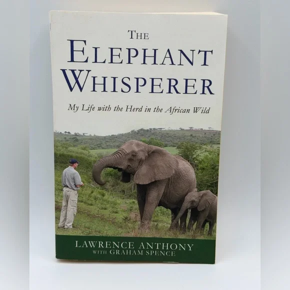 The Elephant Whisperer: My Life With The Herd In The African Wild (Paperback)