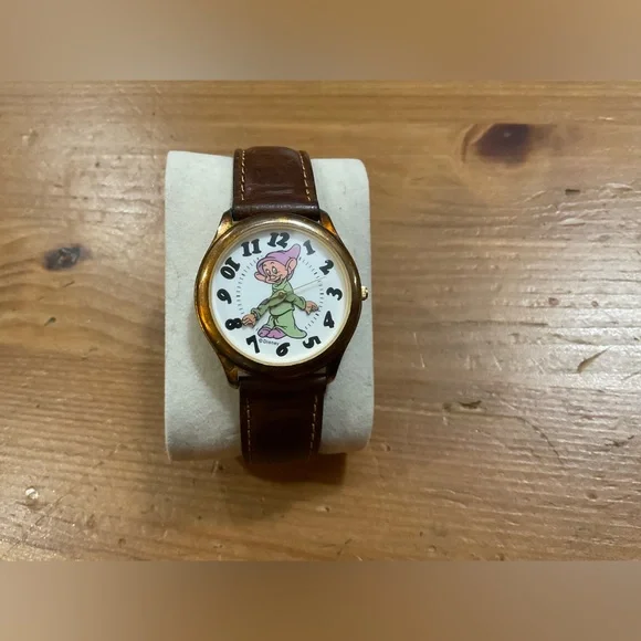 Fossil: Disney limited edition Dopey from Snow White and the Seven Dwarfs watch.