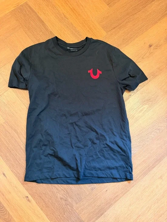 True Religion Black Logo Graphic T-Shirt Men’s Medium Red Horseshoe Tee
