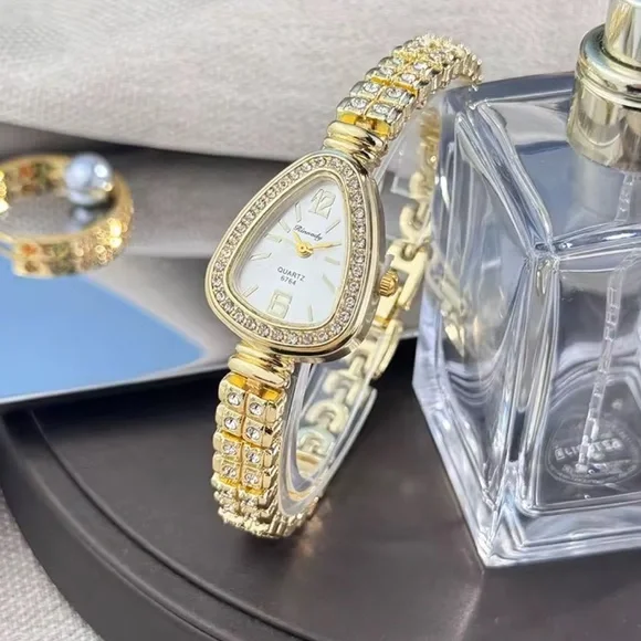 Vintage gold crystal Rhinestone Gold Watch