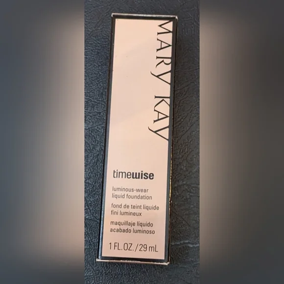 New Mary Kay Time-Wise luminous-wear liquid foundation normal to dry