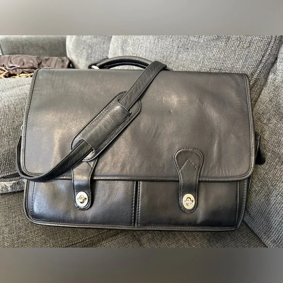 Heritage Classic Black Leather lap top computer bag unisex in mint condition