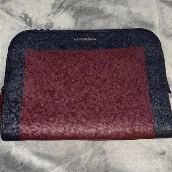 Preloved Burberry Men's Dark Blue and Burgundy Laptop Bag excellent condition