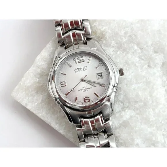 Embassy By Gruen Silver Toned Chainlink Analog Vintage Wristwatch - WORKS! 28mm