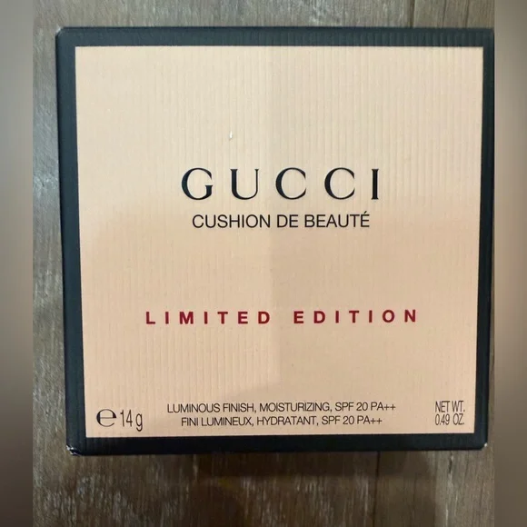 Gucci Cushion de Beauté Limited Luminous SPF 20 Moisturizing Foundation
