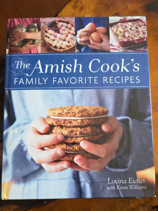The Amish Cook's Family Favorite Recipes - Hardcover Cookbook 2008 Vintage