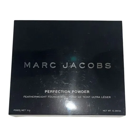 Marc‎ Jacobs 200 IVORY Bisque Perfection Powder Featherweight Foundation 0.38 oz