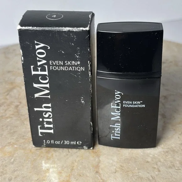 Trish McEvoy Even Skin Foundation Shade 4 1.0 fl oz Rare Discontinued Box Wear‎