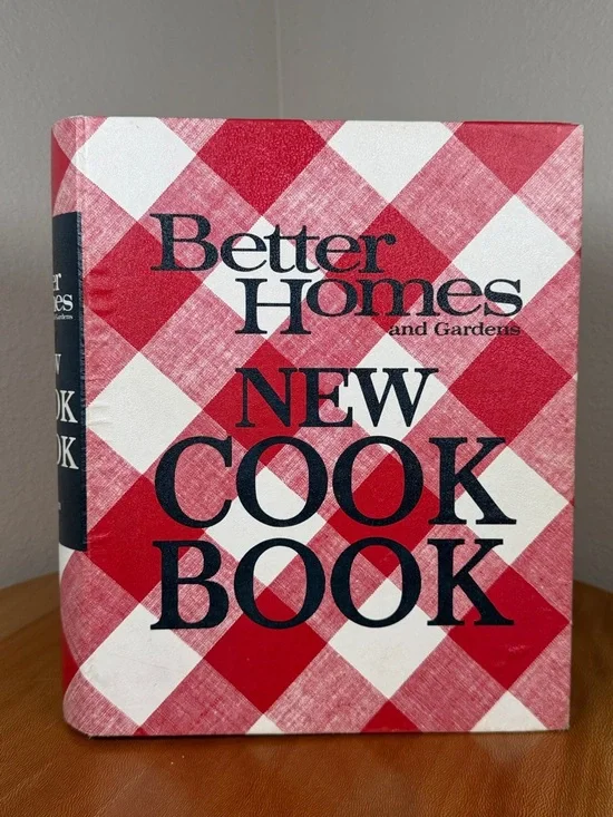 Vintage Better Homes and Gardens New Cook Book 1968 Red/White Farmhouse