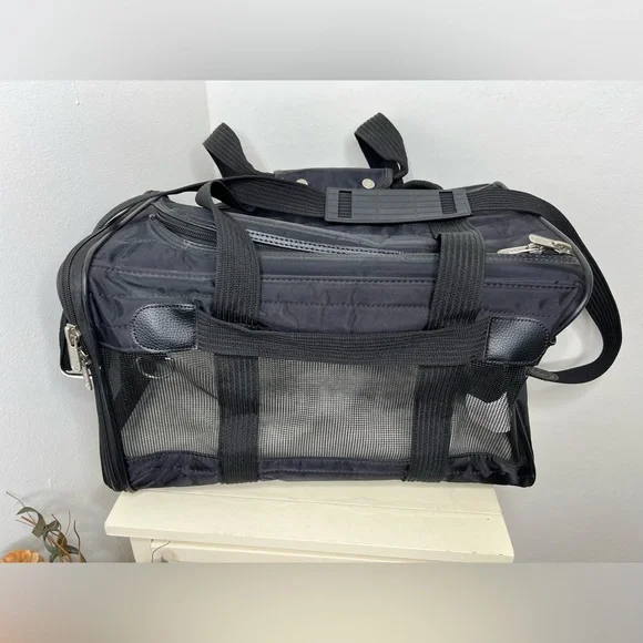 Sherpa Medium Pet Carrier