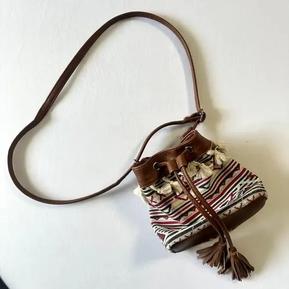 ❣️LOWEST PRICE❣️ Art Class Boho Crossbody Bucket Bag Aztec Print Satchel