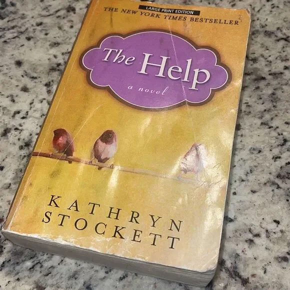 The Help A Novel Kathryn Stockett Large‎ Print Edition New York Times Bestseller