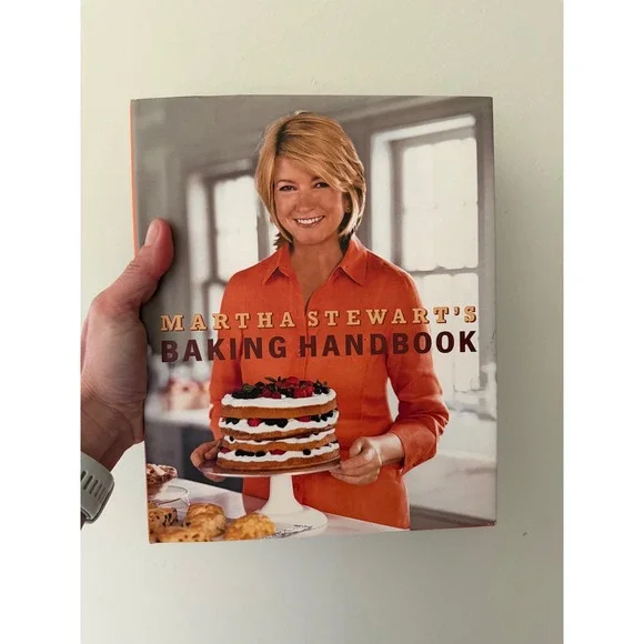 Martha‎ Stewart's Baking Handbook Hardcover Cookbook 1st Edition 2005 0307236722