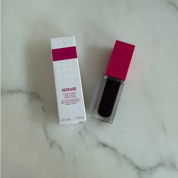 Valentino Puffer Lip Plumping Gloss 6.5ml 0.2 fl oz Shade 520R Moonlight Crush