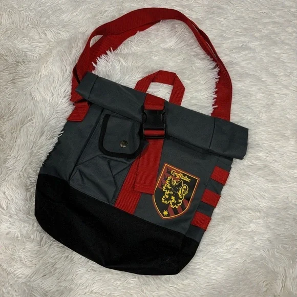 Bioworld Harry Potter Gryffindor Messenger Bag Gray Red