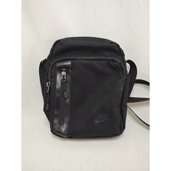 Nike Tech Black unisex Crossbody Travel‎ Bag Adjustable Strap Lightweight BA5268