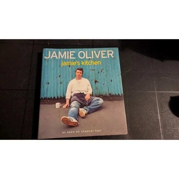 Jamie‎ Oliver's Kitchen Cookbook Recipes TV Chef Celebrity Cook Book