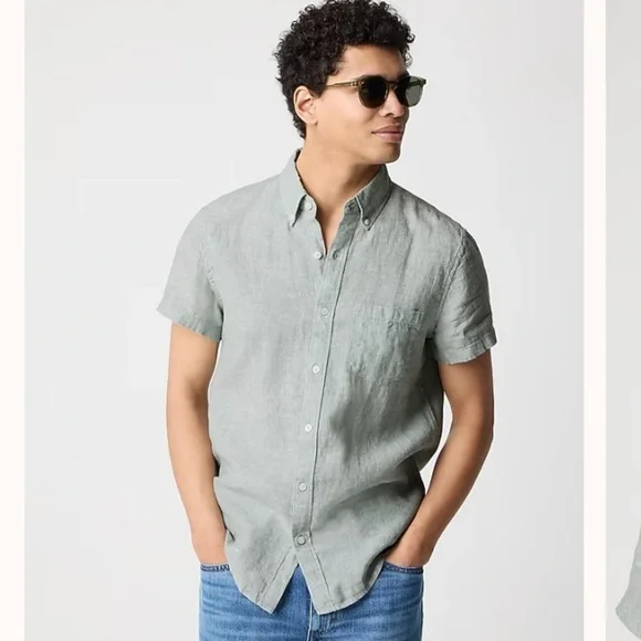 J. Crew Men's Light Green Casual Button Down Shirt. Linen blend.