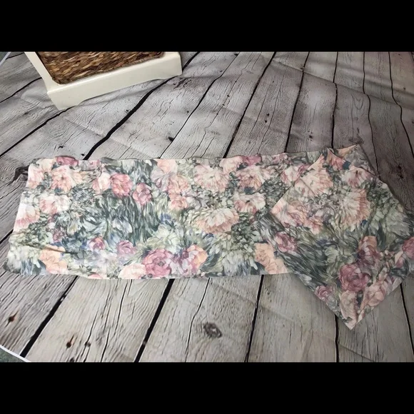 One Floral Window Valance