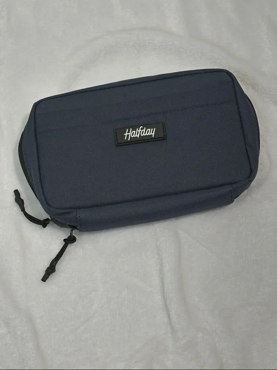 ❤️ NWOT Halfday The Sidekick Tech Kit