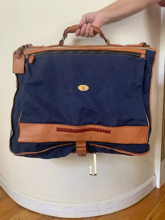 Rare vintage Navy United Colors of Benetton travel bag for suites and jackets