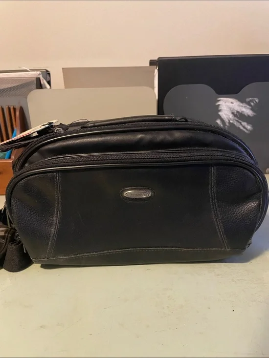 Ambico Black Leather Crossbody Camera Bag - Unbranded