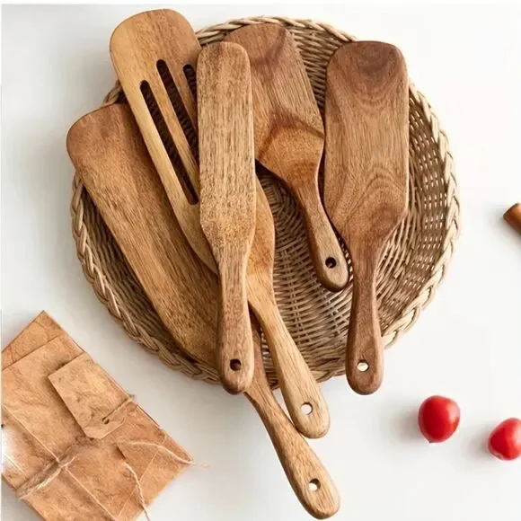 Brand new set of 5 wooden spurtles/utensils