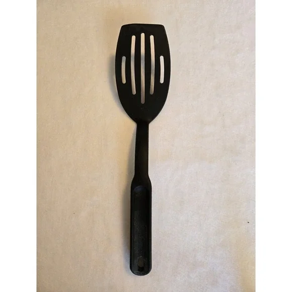 Pampered Chef Black Nylon Slotted Turner Spatula Heat Resistant 13