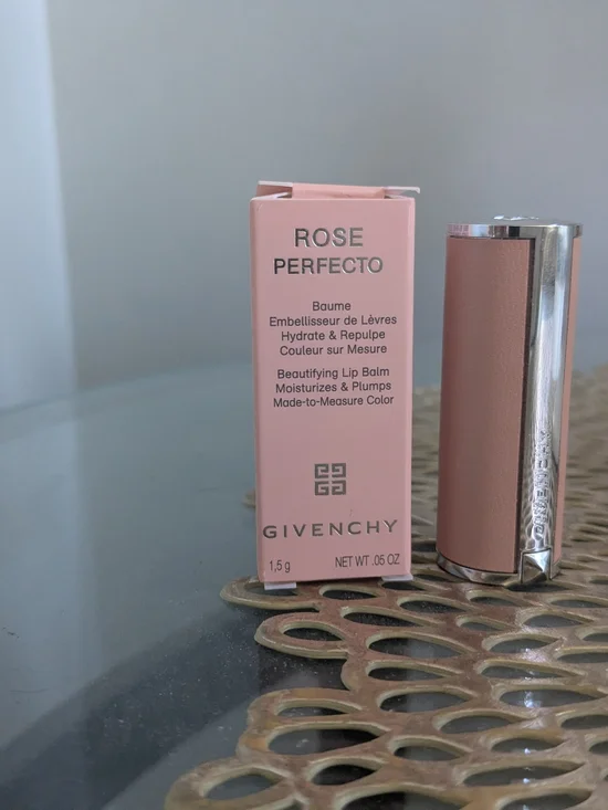 Givenchy Rose Perfecto Beautifying Lip Balm - Soft Pink