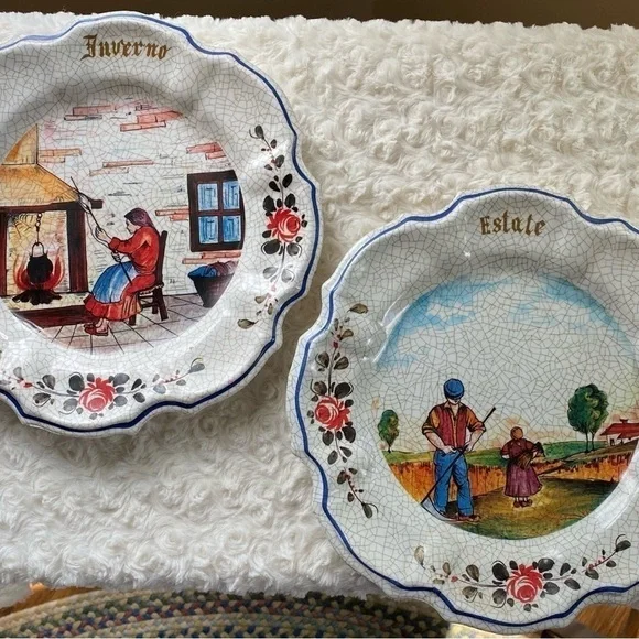 2~ITALIAN~CRACKLE LOOK~ SCALLOPED~MELAMINE~WALL ART/EASEL ~DECORATIVE PLATES~G13