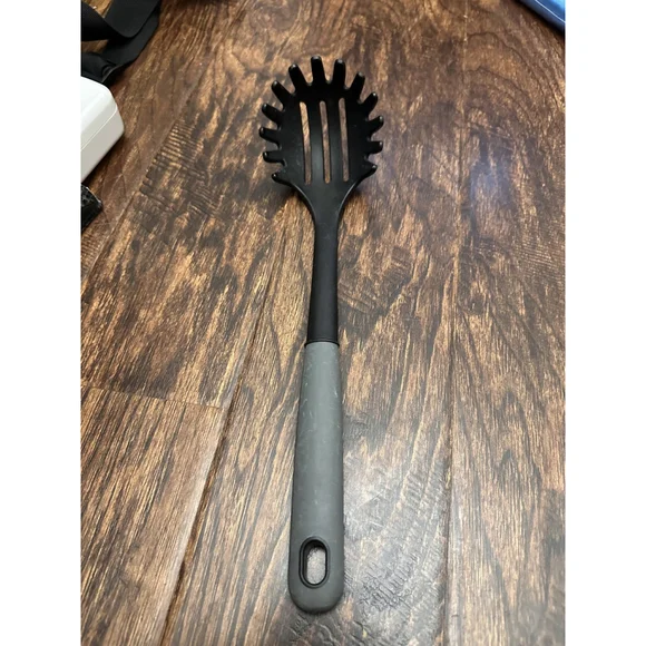 Crofton Pasta Server, Nylon Material, Safe for Non,Stick Cookware,