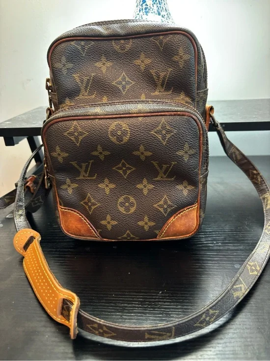 Authentic Vintage Louis Vuitton Monogram Amazone Crossbody Bag