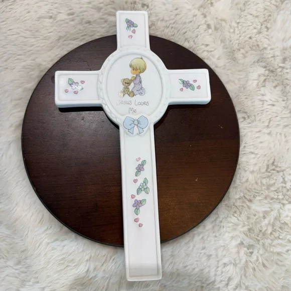 VTG 1990 Precious Moments “Jesus Loves Me” boys white ceramic cross