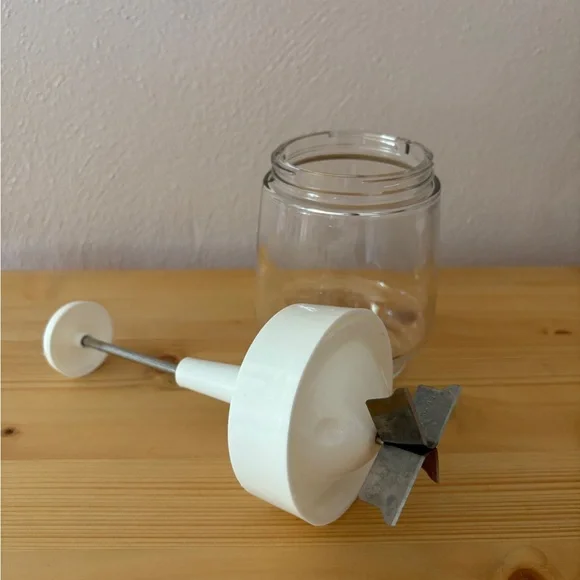 VINTAGE GEMCO Pump Nut Chopper USA Clear Glass 70s