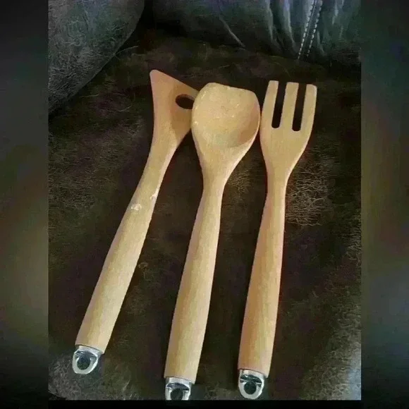 Set of‎ wooden utensils