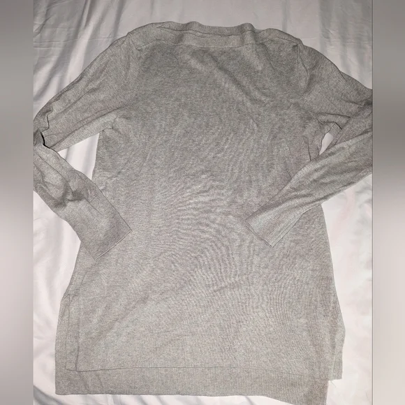 J Crew Men's Small‎ Gray Long Sleeve Sweater With Pockets.