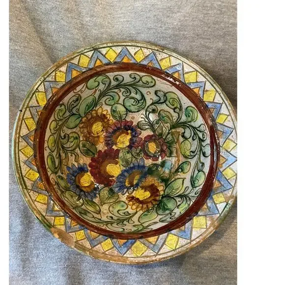 Vtg. Beautiful Italian bowl...signed