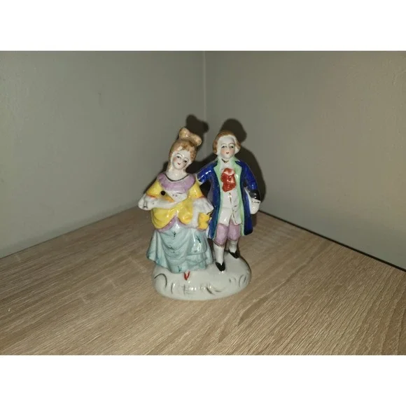 Vintage Made in Occupied Japan Porcelain Colonial Couple Figurine Hand Painted