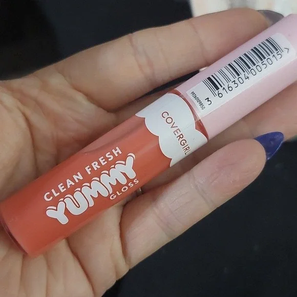 NEW Covergirl clean fresh yummy lip gloss in Havana Good Time