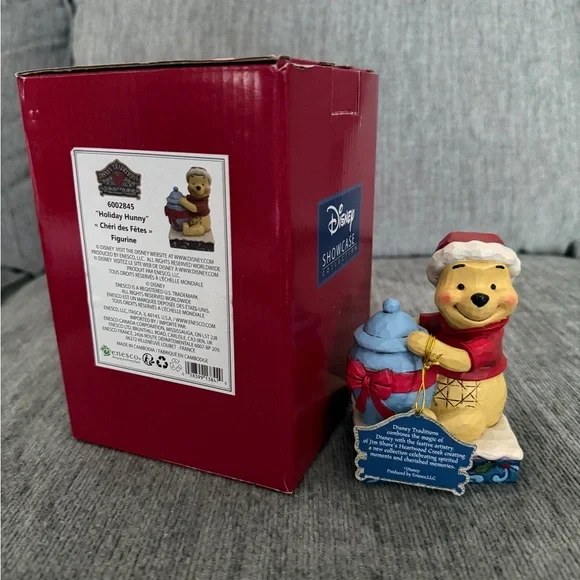 Disney Winnie the Pooh Statue Holiday Hunny Showcase Collection Christmas Figure